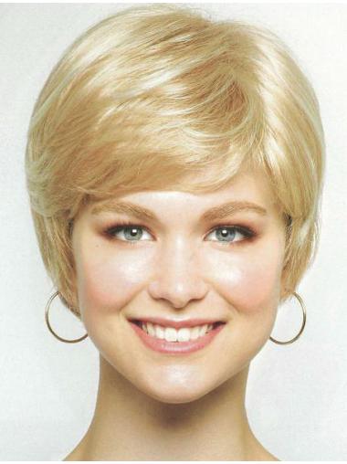 Sassy Chin Length Synthetic Blonde Wigs Medium