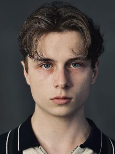 Short Hair Mens Wigs 4" With Bangs Wavy Monofilament Wigs